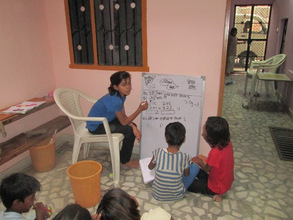 Lolita teaching the other girls