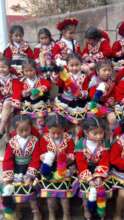 Kinder girls dressed to the nines Cusco style
