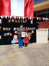 Mother/Daughter receive honor & tablet reward