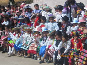 Students waiting to dance their dance.School pride