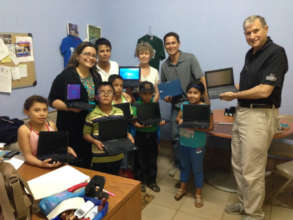 Computers have come to Club Esperanza!