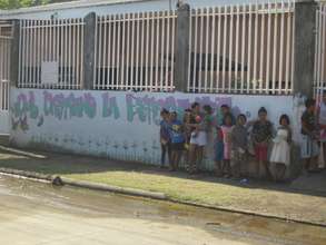 Kids don't mind waiting for a good lunch