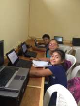 The CCLE kids give the new lab a thumbs up!