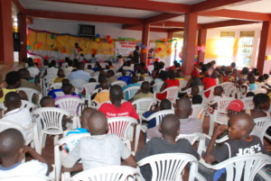 children enjoying xmass