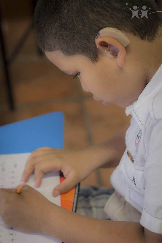 Support 12 kids with hearing loss in Medellin