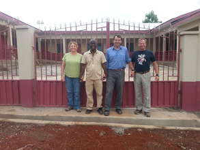 Volunteers from America who worked on the Building