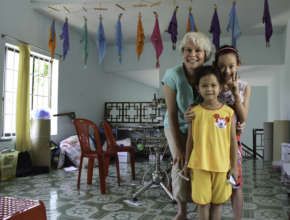 Rozanne with 2 RPS students-Vietnam 2015
