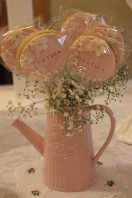 A Sweet Touch to Celebrate Birth