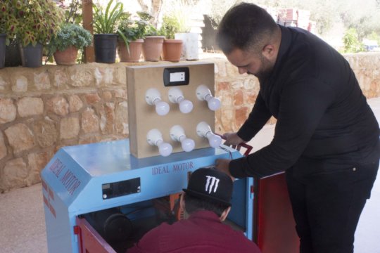A Green Self-starting Power Generator