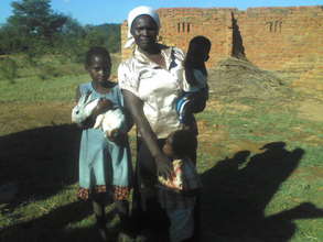 Spiwe with some of the children