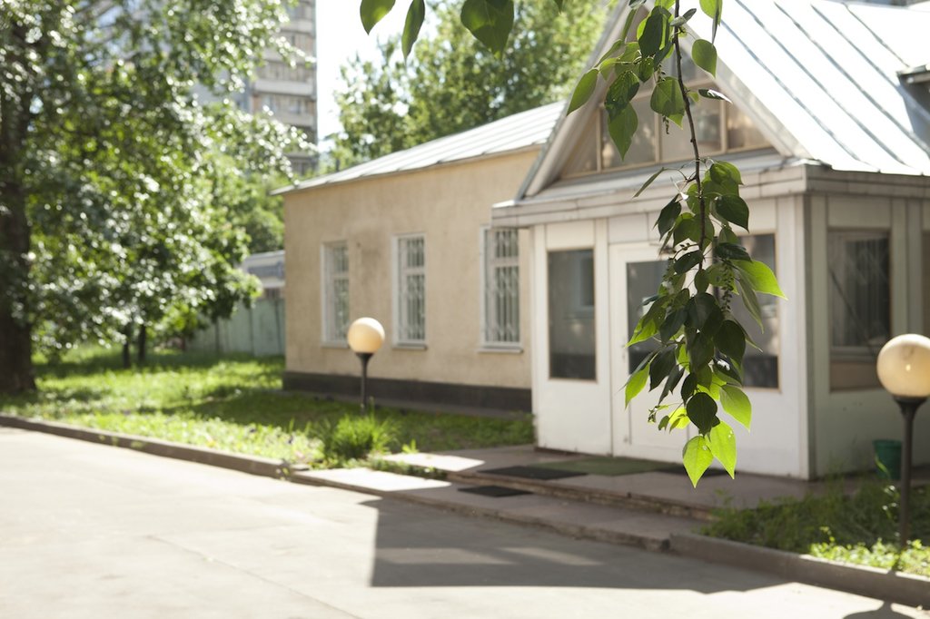 Help Russian orphans get education & socialize