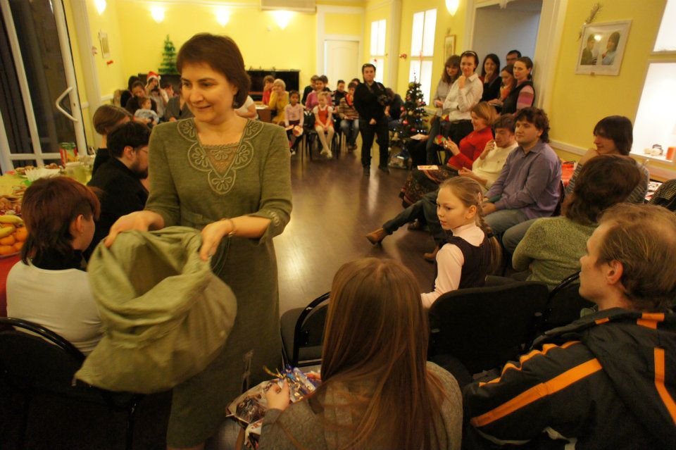 Help Russian orphans get education & socialize