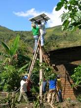 Installing a solar panel in Chirinos