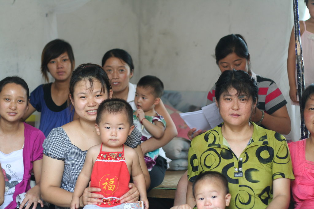 Help Migrant Women and Children in China