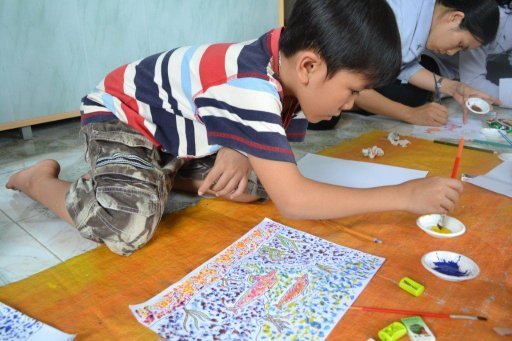 Keep Vietnamese Youth Painting, Drawing, Creating