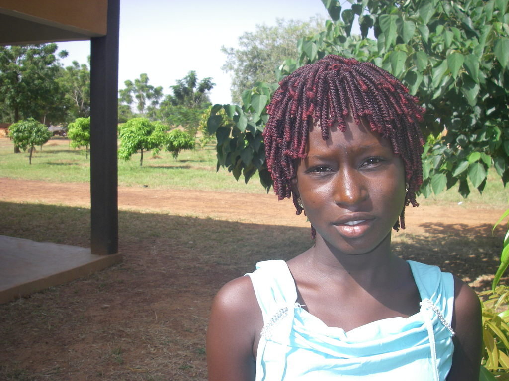 Noon Meal Improves Girls' Learning in Burkina Faso