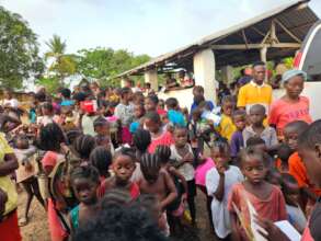 So many villagers coming out for a CHW visit.