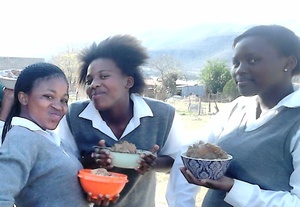 Teens dig in to good food