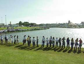 Hug to the lake in the World Day of the Water