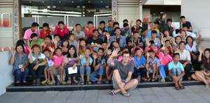 Group photo before going in to see Nick Vujicic