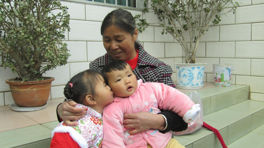 Orphans into loving foster families in China