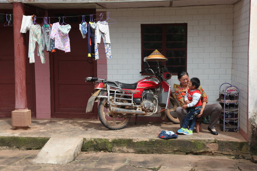 Orphans into loving foster families in China