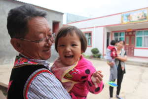 Orphans into loving foster families in China