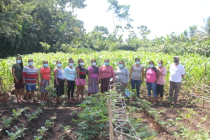 Participant group in El Asfalto (part of El Pilar)