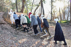 Mimicking Yamabushi to feel harmony with nature