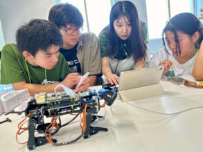 Asking autonomous robots to do what humans want