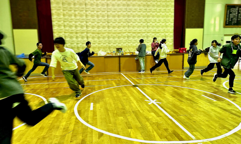 It's a new kind of tag! Run away! Chase them!