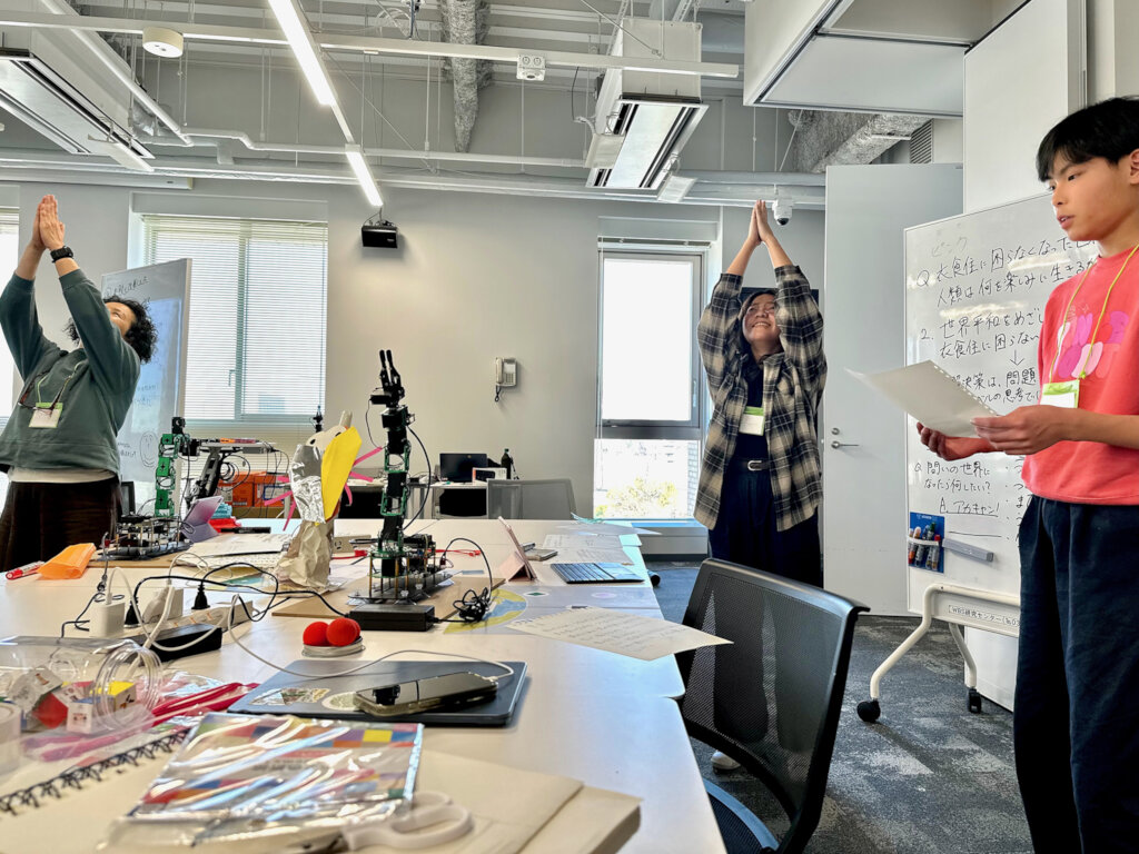 AI choreography: robots and humans picture future