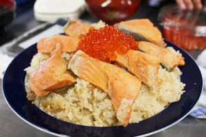 Made it! Salmon and salmon eggs with rice