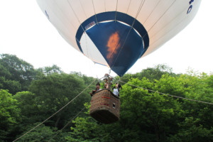 A hot-air balloon experience (2012 summer)