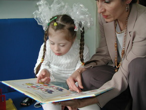 Lia with her mother