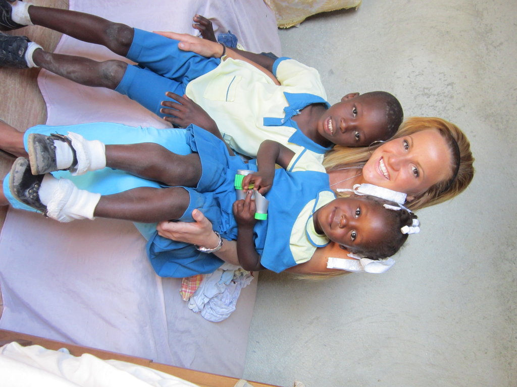 BE a doctor: Haiti's kids need life: Medical Care