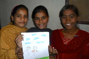 The Pakistan Girls LitClub Create a Mural