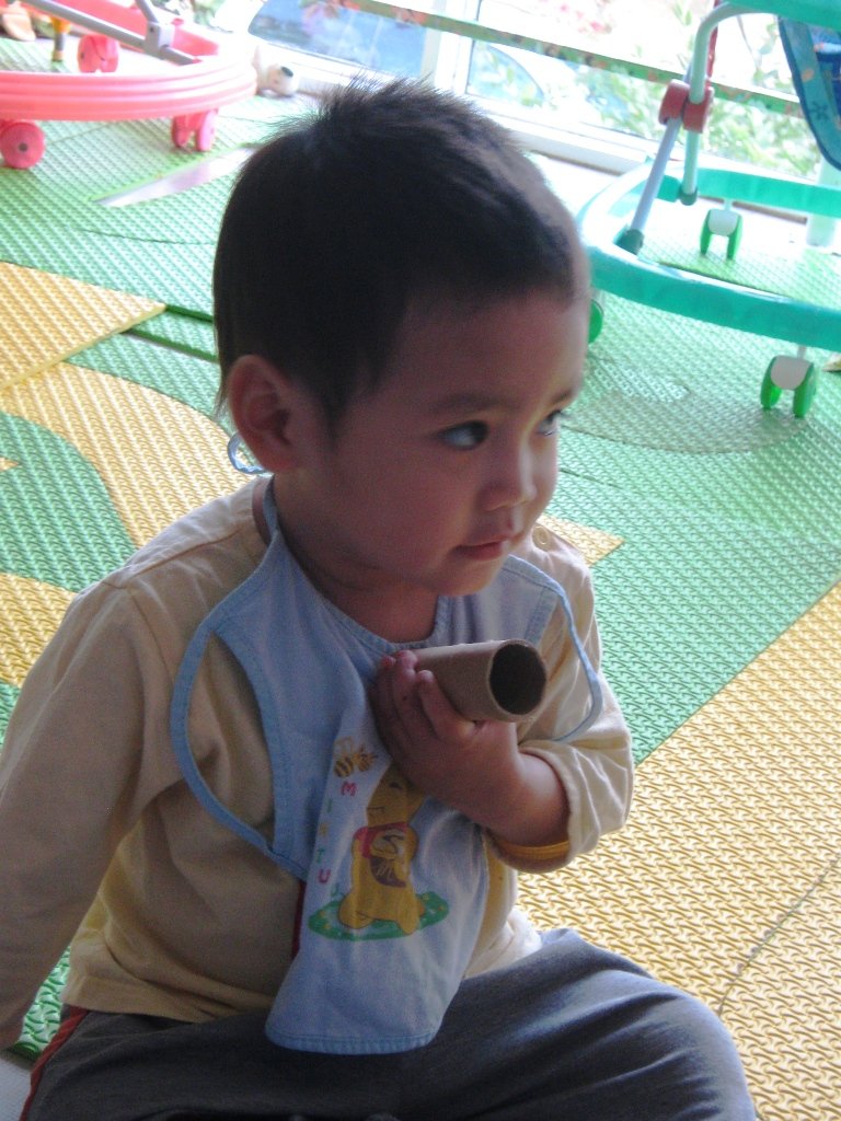 Help 75 abandoned orphans with HIV infection,Hanoi