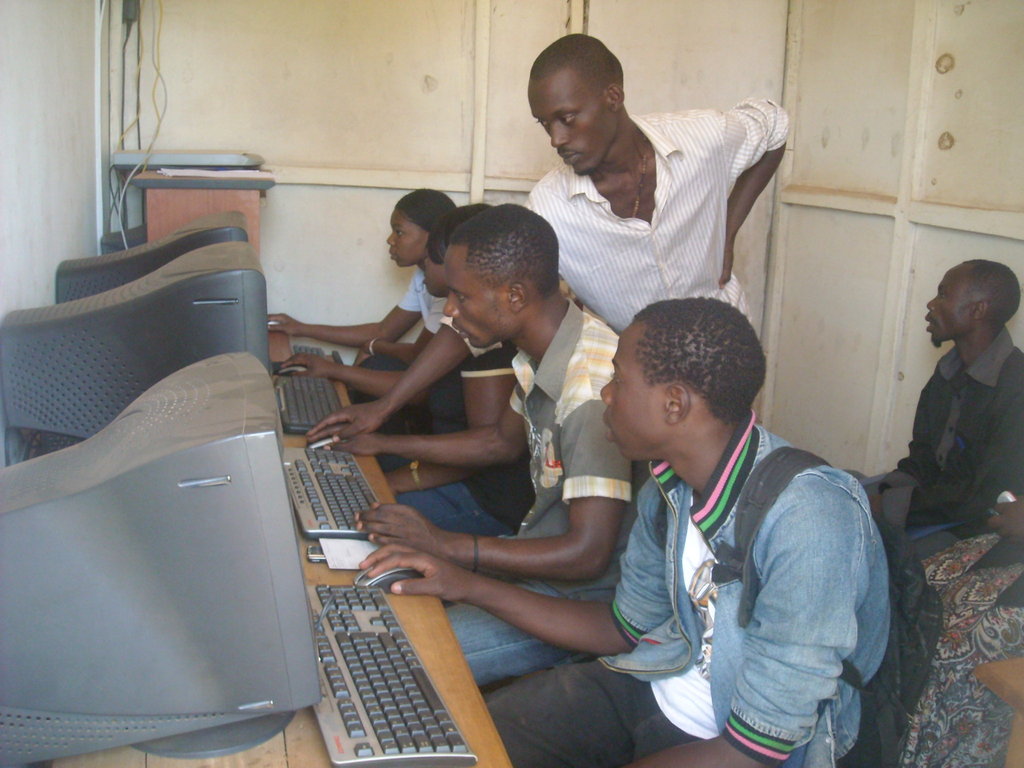 Help Refugees from Congo learn English and skills