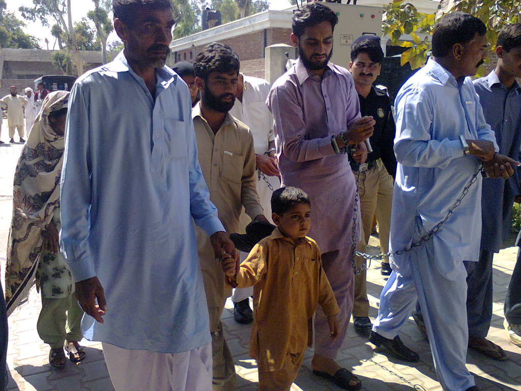 GET FREE 1000 PRISONERS FROM JAIL IN SAHIWAL