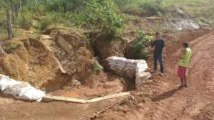 AIDA's Rodrigo Sales tours affected areas.
