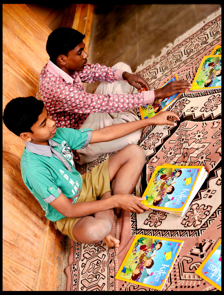 Educate 500 children- support U&I at the World 10K