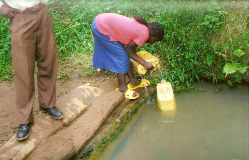 Provide piped water to 5000 people in Uganda