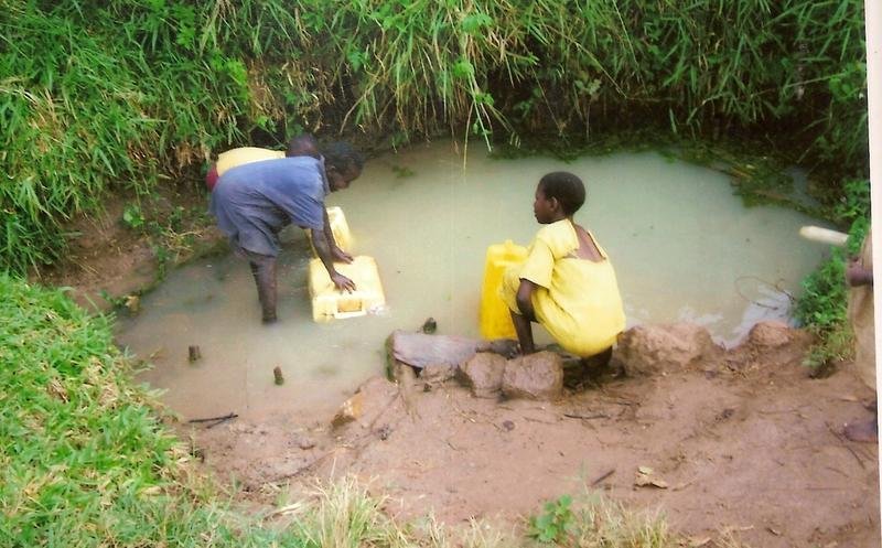 Provide piped water to 5000 people in Uganda