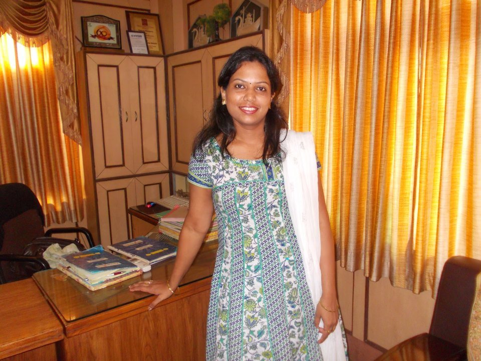 Help entrepreneurs in India start businesses.
