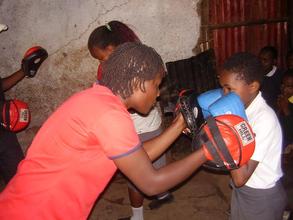 Everline helps younger girls, Kenya