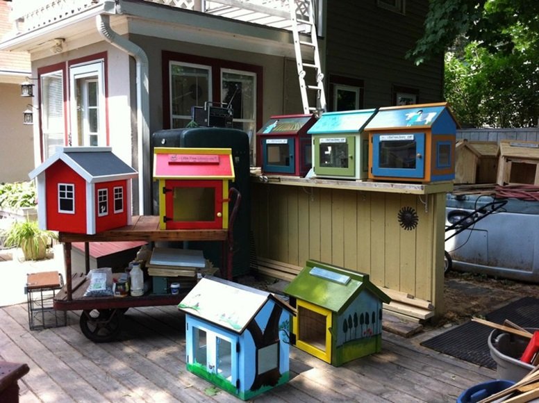 Public Mini-libraries