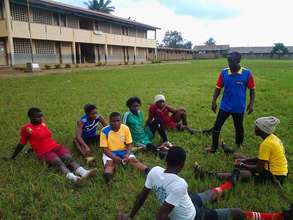 A new girls team participates in Coaches Clinic