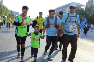 Cha Lu running the Beijing Marathon!