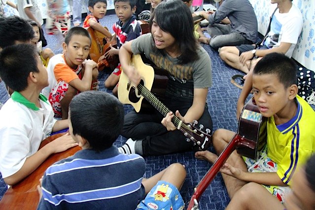 Bring hope to Thai kids in the Khlong Toey slum